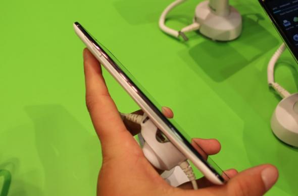 IFA 2013: Acer Liquid S1, un phablet de nouă generație Într-un preview rapid (Video): acer_liquid_s1_ifa_2013_mobilissio_ro_11jpg.jpg