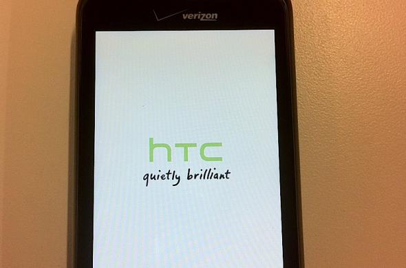 Misterul zilei! Un smartphone HTC isi face aparitia in imagini foarte clare... Ce model sa fie!?: htc_android04.jpg