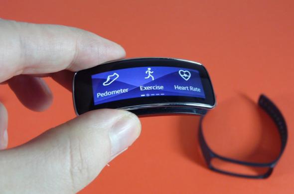 Samsung Gear Fit Review: gadget de fitness cu design atractiv, dar cu unele lipsuri (Video): samsung_gear_fit_review_mobilissimo_04jpg.jpg