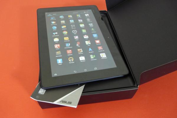 ASUS MeMo Pad FHD 10 unboxing: scoatem din cutie o tabletă midrange cu design plăcut (Video)