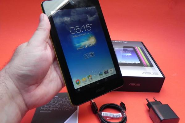 ASUS MeMo Pad HD 7 unboxing: tabletă quad core cu preț accesibil, look tineresc (Video)