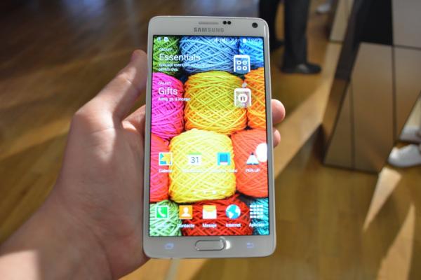 Samsung Galaxy Note 4 expus În cadrul Muzeului Național de Artă Contemporană din București cu ocazia debutului pe plan local