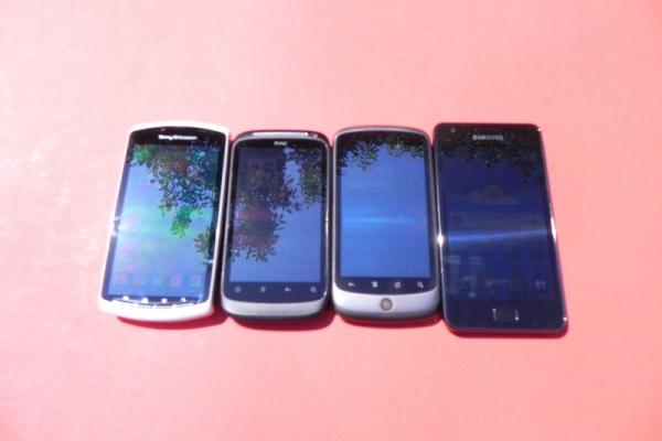 Xperia Play versus Samsung Galaxy S II, HTC Desire S și Nexus One - bătălia display-urilor