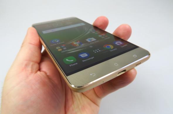 ASUS ZenFone 3 Deluxe (ZS570KL) - Galerie foto Mobilissimo.ro: ASUS-ZenFone-3-Deluxe_088.JPG