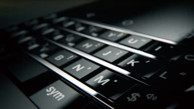 <b>Telefoane cu branding BlackBerry şi tastaturi fizice gata de debut la CES 2017; Mercury deschide epoca TCL-BlackBerry</b>TCL este numele unei alte companii ce și-a anunțat prezența la CES 2017, firmă ce pregătește lansarea unui smartphone BlackBerry cu tastatură qwerty. Acest din urmă terminal este cunoscut sub numele de cod Mercury și teoretic ar trebui să fie ultimul 
