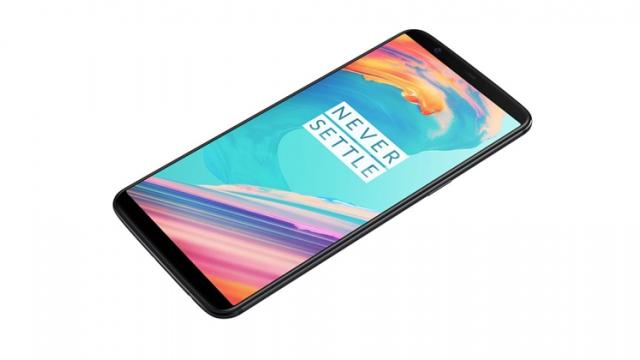 <b>Utilizatorii de terminale OnePlus deschid o petiție pentru implementarea lui Project Treble; s-au strâns deja peste 4000 semnături</b>Colegul meu Radu v-a prezentat în acest weekend un articol tare important în care v-a vorbit despre importanța lui Project Treble în lumea Android și despre cum această soluție ar da startul unei revoluții în materie de ROM-uri custom