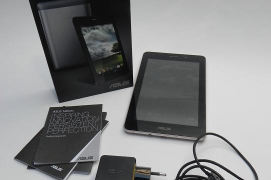Asus Fonepad - Unboxing (continutul cutiei): Asus-FonePad-Unboxing_001.jpg