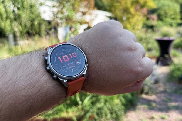 Prezentare Garmin Fenix 9 Pro (47mm, AMOLED): Mai luminos, mai rapid și gata de aventură fără telefon, prin inReach