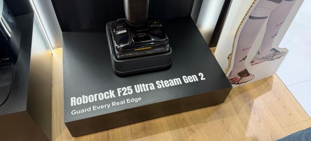 Am încercat flagship-ul vertical Roborock: F25 Ultra Steam Gen 2 atacă murdăria cu abur