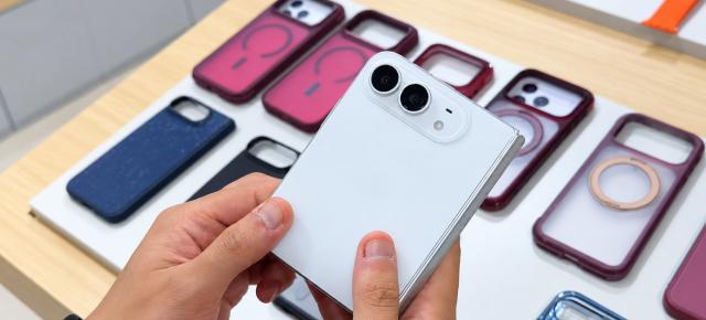 iPhone Ultra ar porni cu doar câteva sute de unități pe zi; producția pliabilului Apple se chinuie să crească