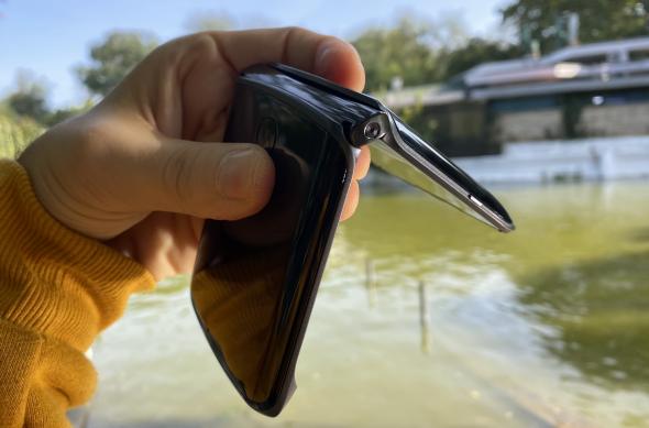 Motorola RAZR 5G - Galerie foto Mobilissimo.ro: Motorola-RAZR-5G_017.jpg