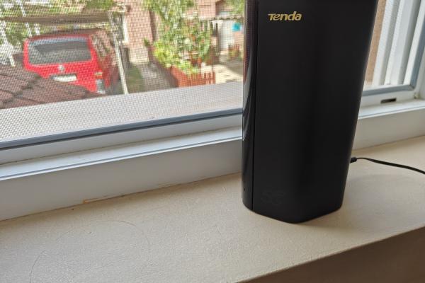 Tenda 5G03 AX1800 - Galerie foto