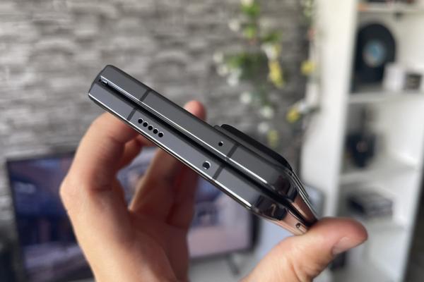 Honor Magic Vs: Acustică stereo bombastică pe Netflix şi în jocuri