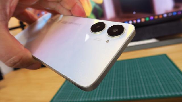 <b>realme 10 și realme C53 se bucură de reduceri speciale în această perioadă; De unde le poți comanda?</b>Pe final de săptămână vin și ofertele, iar cei de la realme ne informează despre prețurile speciale pe care le au în această perioadă smartphone-urile realme 10 și realme C53. Acestea sunt incluse atât în campania Altex Black Friday la promoție