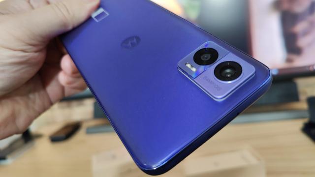 <b>Motorola Edge 40 Neo vine în septembrie și are câteva dotări dezvăluite</b>Cei de la Motorola pregătesc lansarea telefoanelor de toamnă și așa cum am descoperit anterior, primele pe listă sunt modelele entry-level. Mă refer la Moto G14 care a fost anunțat deja chiar în prima zi a lunii august, după care au sosit leak-uri 