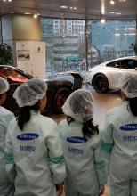 Bonusurile uriașe de la Samsung au trimis angajații direct în showroomurile mașinilor de lux