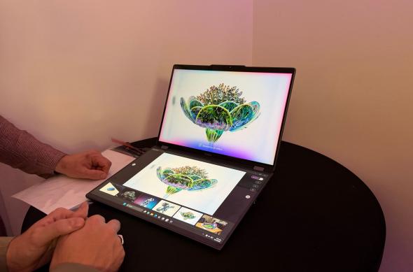 Lenovo Yoga Book 3D - Fotografii: Book-3D (5).jpg