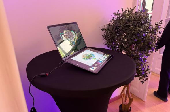 Lenovo Yoga Book 3D - Fotografii: Book-3D (8).jpg