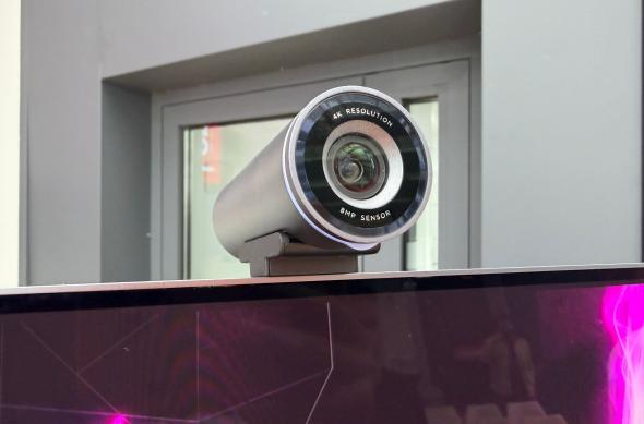 Lenovo Yoga Pro 27UD-10 - Fotografii: Lenovo (2).jpg