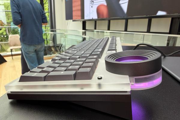 Lenovo Yoga Creative Keyboard AngryMiao Edition - Fotografii