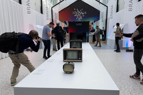 Am fost la Londra să văd cum LED-urile bat OLED-ul: Sony Bravia 9 II şi 7 II schimbă paradigma cu True RGB