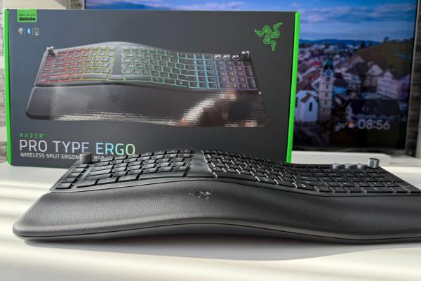 RAZER PRO Type ERGO Review: Tastatura office de la RAZER pentru confort deplin, typing rapid și comenzi macro la degetul mic
