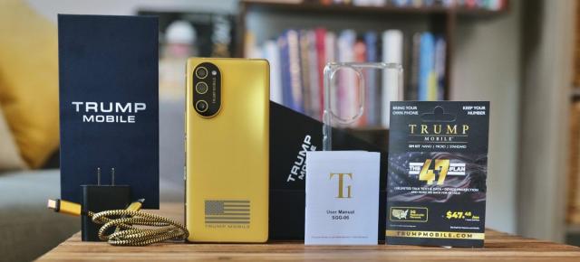 A apărut „Trump Phone”! Telefonul auriu al lui Trump ridică semne de întrebare privind livrarea și originea; Să fie un HTC rebranduit?