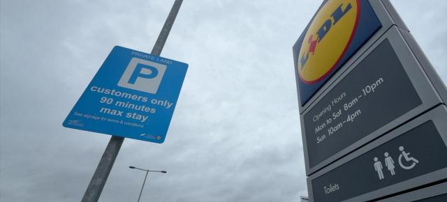 LIDL testează parcarea gratuită limitată la 90 de minute; Noul sistem ar putea ajunge și în România