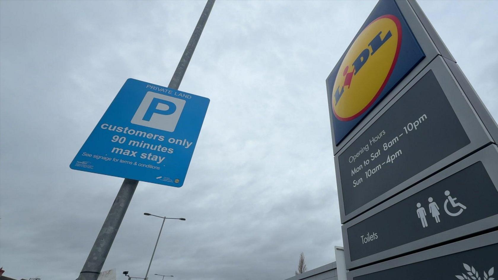 LIDL testează parcarea gratuită limitată la 90 de minute; Noul sistem ar putea ajunge și în România