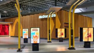 McDonald's fără angajați? Testează AI la drive-thru: asistentul Archy preia comenzile și ar putea economisi 50 de ore de muncă săptămânal