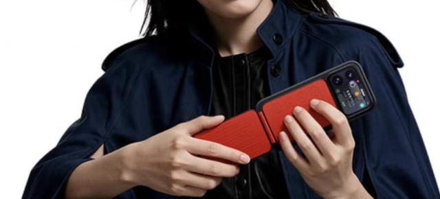 Xiaomi a scos un gadget care îți face telefonul chitară: Xiaomi Pocket Guitar