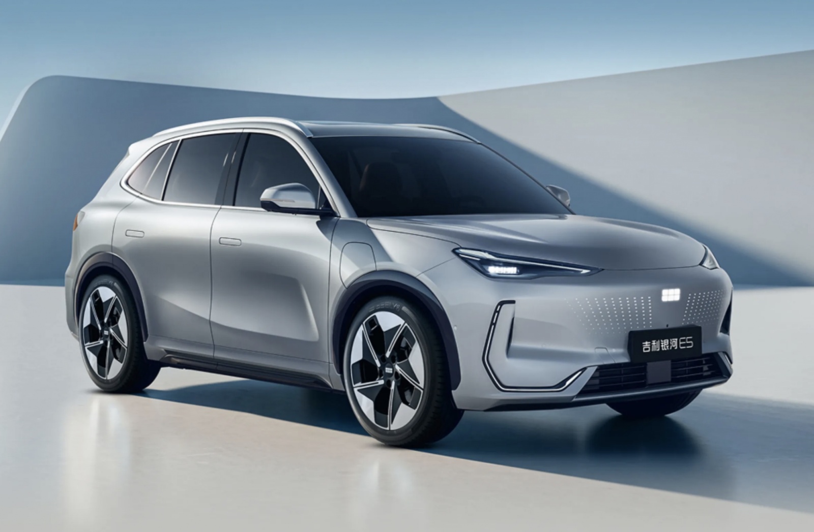 Geely prezintă încărcarea auto în doar 4 minute: 2,2 MW pentru mașinile electrice