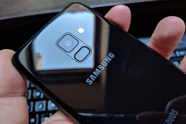 Samsung Galaxy A8 (2018): Cameră peste aşteptări, de la selfie la filmare