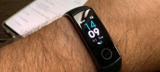 Honor Band 4 Review: brăţară de fitness cu autonomie excelentă, ecran color, nu aşa sexy ca Mi Band