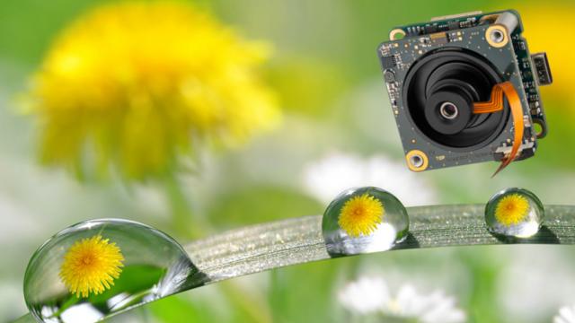 <b>Următoarea mare inovație a camerelor de pe smartphone ar putea fi "lentilă lichidă"</b>Un infografic publicat recent a arătat evoluția camerelor de pe smartphone, dar și un fenomen surprinzător. Se pare că Samsung a rămas la aceeași mărime a senzorilor foto de la Galaxy S7 încoace, în vreme ce Huawei a trecut la senzori tot mai buni.