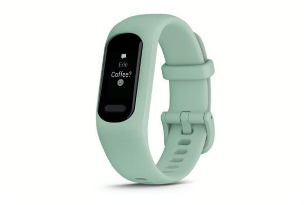Garmin pregătește brățara pentru fitness Vivosmart 5; Apare în randări detaliate, are display tactil monocrom