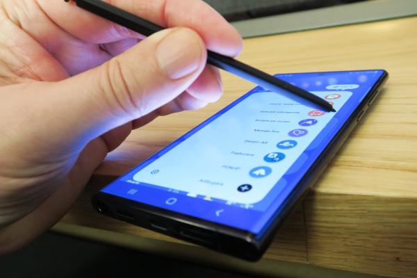 Samsung Galaxy S22 Ultra: OS, UI, aplicaţii cu S-Pen în frunte, DeX, extra productivitate