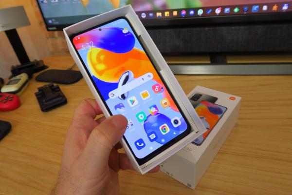 Xiaomi Redmi Note 11 Pro 5G Unboxing: un telefon multimedia îngust şi alungit, bun pentru gameri, dar cu hibă la filmare