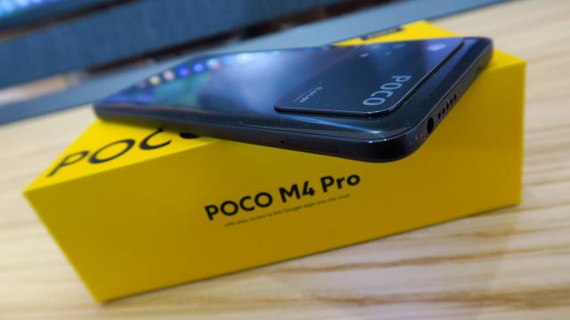 <b>POCO M4 Pro 4G Unboxing: telefoanele 4G nu mai înseamnă neapărat un compromis... dacă nu vrei filmare 4K</b>Am pus mâna pe POCO M4 Pro 4G în Barcelona, la MWC 2022 şi v-am oferit un hands on de acolo. Atenţie, a nu se confunda cu POCO M4 Pro 5G, lansat în toamna lui 2021 şi ajuns rapid în stocurile din România. Avem aici un telefon 4G