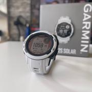 Prezentare Garmin Instinct 2s Solar: Ceasul smart cu GPS pentru aventurieri, pe care vei uita să îl mai încarci