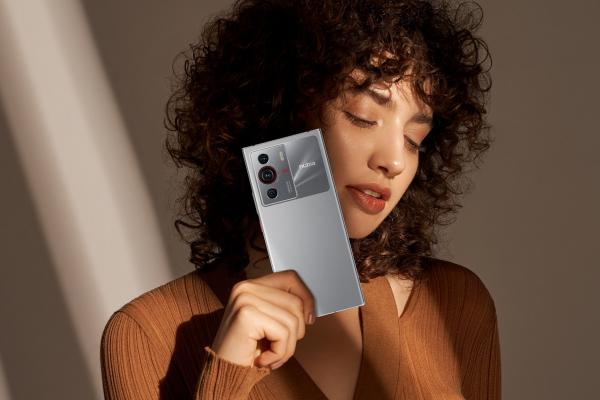 Nubia Z40 Pro devine oficial drept primul smartphone Android din lume cu "încărcare wireless magnetică"; Are ecran 144Hz, obiectiv de 35mm, CPU Snapdragon 8 Gen1