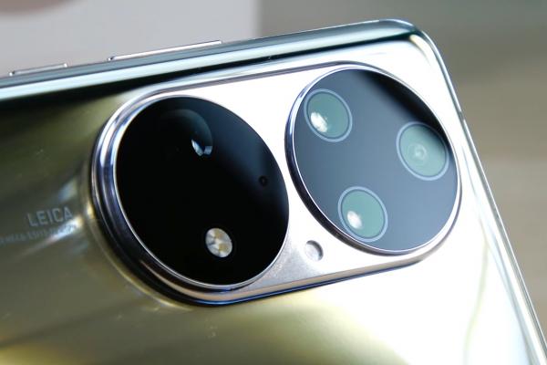 Huawei P50 Pro: Cameră excelentă ziua, se descurca foarte bine la culori şi stabilizare