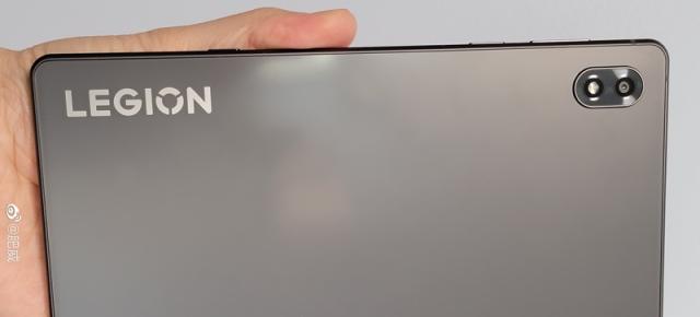 Lenovo Legion Y700 - tableta de gaming de 8.8 inch apare în fotografii hands-on înaintea lansării; Avem și specificațiile finale