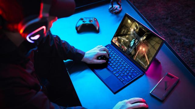 <b>ASUS a lansat în România cea mai puternică tabletă din lume - ROG Flow Z13; A fost prezentat și laptopul Zenbook 14X OLED Space Edition</b>ASUS a organizat astăzi un eveniment important, iar dacă ne urmăriți pe pagina noastră de Facebook, e posibil să știți deja despre ce e vorba. A avut loc în format fizic la Hotel Sheraton, în București și am avut ocazia să participăm și noi