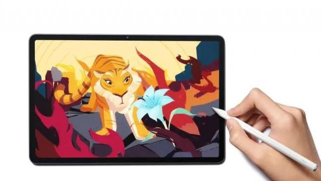 <b>Tableta OPPO Pad a fost anunţată, cu procesor Snapdragon 870, ecran 2.5K, suport pentru stylus</b>OPPO a prezentat în ultimele ore seria de telefoane Find X5 şi căştile Enco X2, ceasul Watch 2, dar şi tableta OPPO Pad. Aceasta are procesor Snapdragon 870, ecran 2.5K şi suport pentru stylus OPPO Pencil. Avem toate detaliile mai jos

