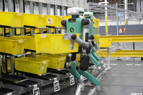 Amazon are deja un milion de roboți în centrele de livrare; Numărul angajaților umani e pe cale să fie depășit pentru prima dată