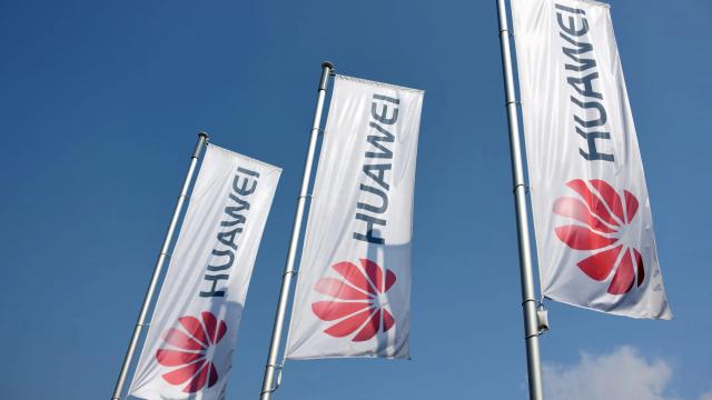 <b>Huawei aduce HarmonyOS în zona gaming; la ChinaJoy 2025 vin titluri mari, inclusiv Honor of Kings și Plants vs. Zombies 3</b>Huawei a confirmat participarea sa la ChinaJoy 2025, unde va prezenta în premieră jocuri dezvoltate pentru HarmonyOS, alături de titluri extrem de populare precum Honor of Kings, Love of Light and Night, Plants vs. Zombies 3 sau Girls' Frontline 2..