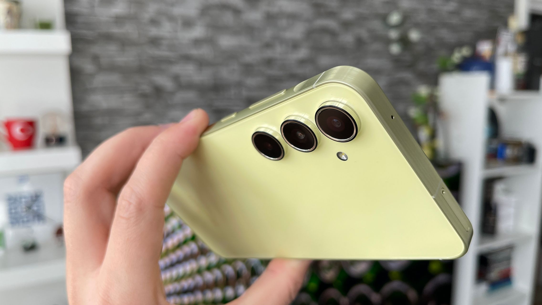 Galaxy A55 rulează deja Android 16 în teste; One UI 8 ar putea sosi mai repede decât ne așteptam