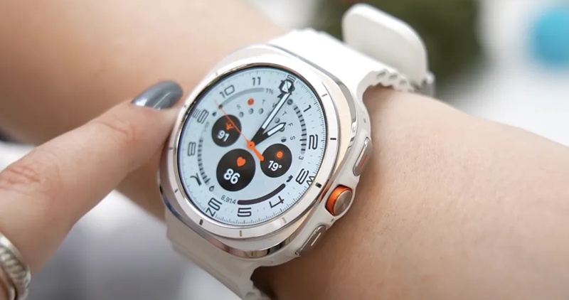 RESIGILATUL ZILEI #82: Samsung Galaxy Watch Ultra – smartwatch LTE cu carcasă din titan, funcții avansate și design premium