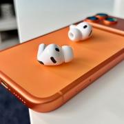Apple AirPods Pro 3 Review: primele căşti wireless cu senzor de puls şi confort sporit